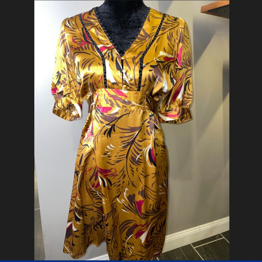 Vertigo Paris Size M Dress